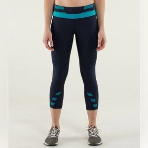 Lululemon Run: Inspire Crop II Leggings Inkwell/Quilt Size 2